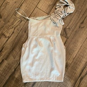 Aryn K one shoulder dress!